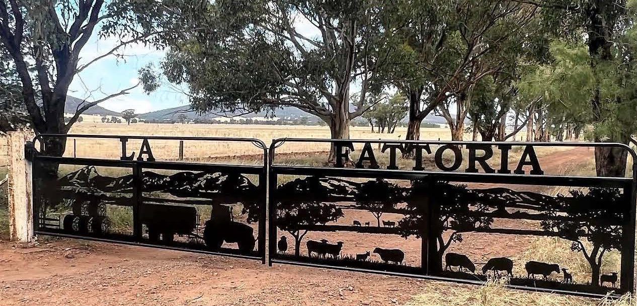 Rock DeSigns_La Fattoria sign gates Rock DeSigns_La Fattoria sign gates